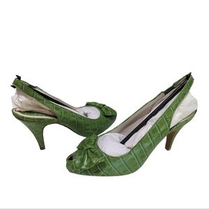 Gianni Bini Green Croc slingback heels 8.5